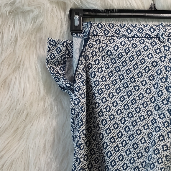 H&M Blue and White Pattern Stretchy Cropped Pants Size 12 - Picture 9 of 14